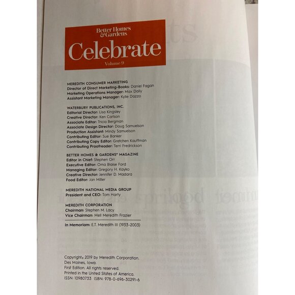 Better Homes & Gardens Celebrate Vol 9 HC – 2019 Holiday Crafts, Recipes, Decor - Picture 4 of 9